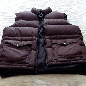Men's Old Navy puffer vest.
